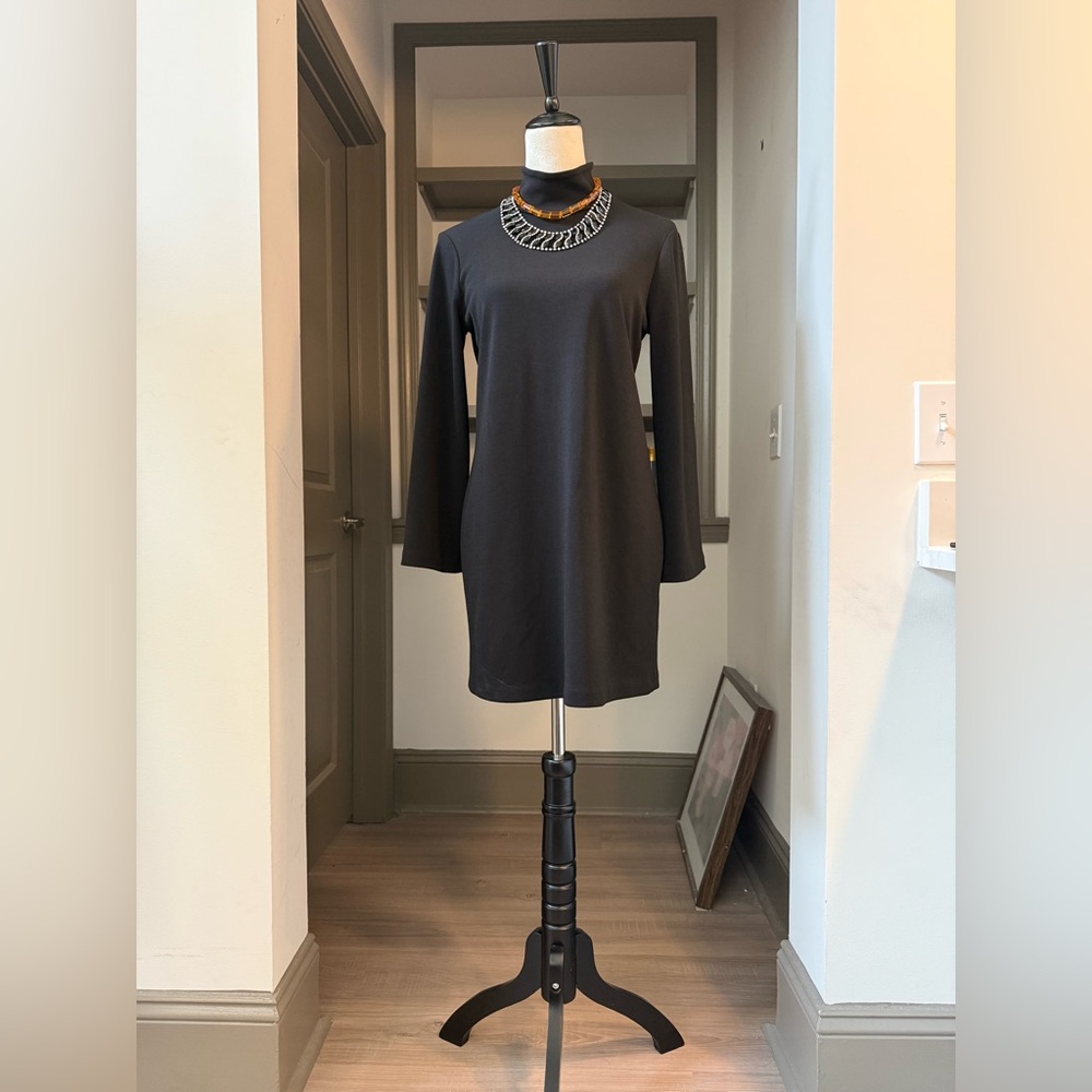 Club Monaco Black Ellaibellai Mock neck Dress Size M Used